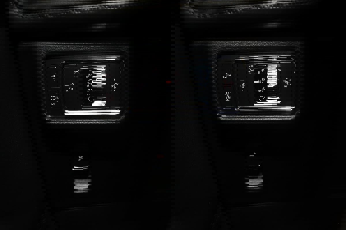 Used 2021 Lincoln Nautilus FWD w/ Equipment Group 101A image 26