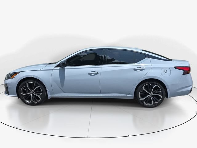 Used 2024 Nissan Altima 2.5 SR FWD image 9