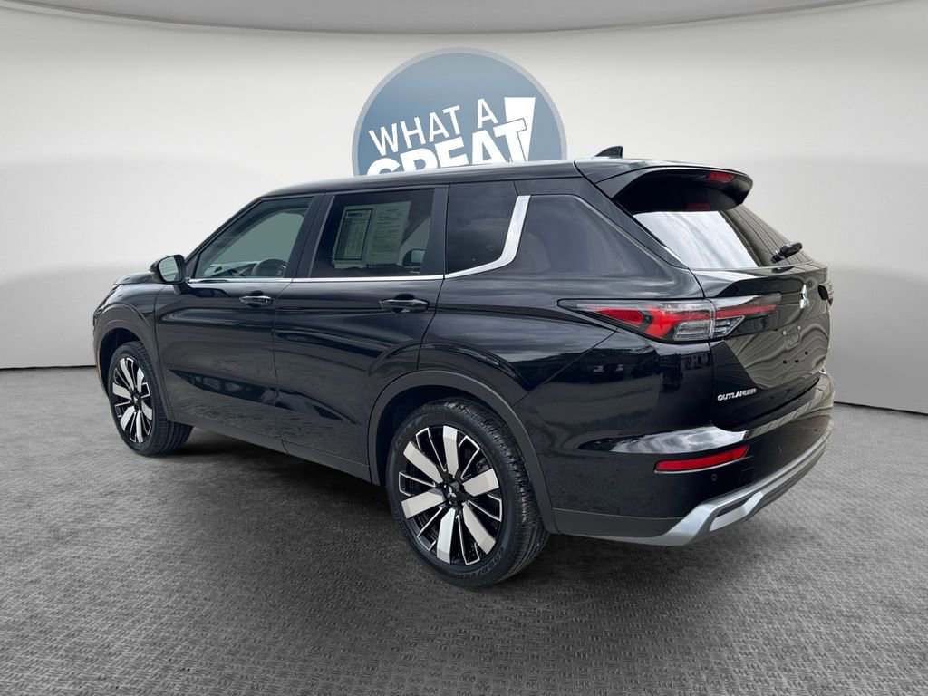 Used 2025 Mitsubishi Outlander SE FWD image 6