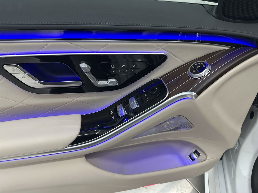 Used 2025 Mercedes-Benz S 580 4MATIC Sedan image 11
