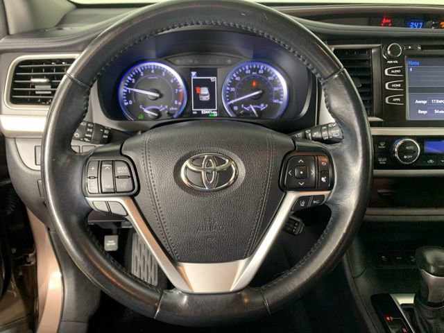 Used 2019 Toyota Highlander XLE w/ Protection Package #3 image 23