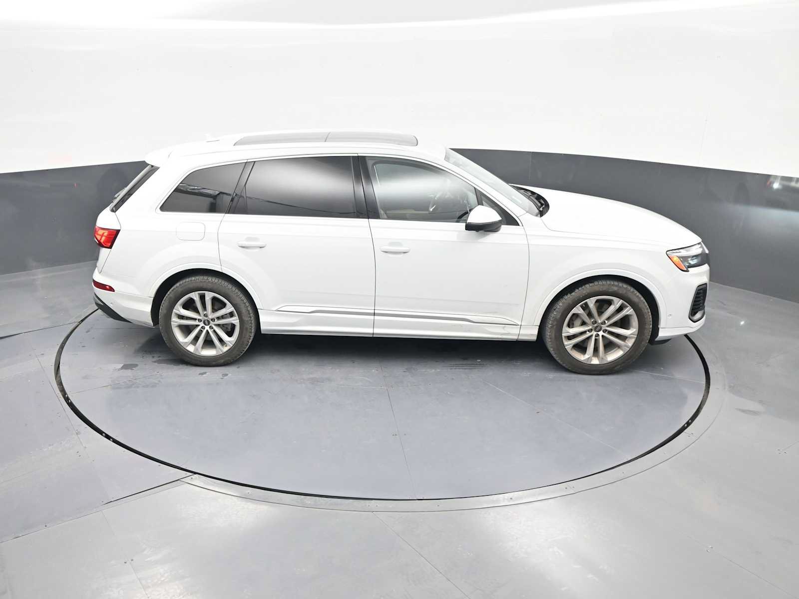 Used 2025 Audi Q7 3.0T Prestige w/ Prestige Package AWD/4WD image 33