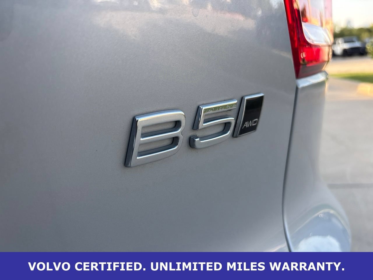 Certified 2024 Volvo XC40 B5 Plus w/ Protection Package Premier AWD/4WD image 9