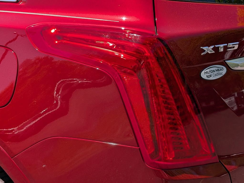 Used 2019 Cadillac XT5 Premium Luxury w/ Driver Assist Package image 10