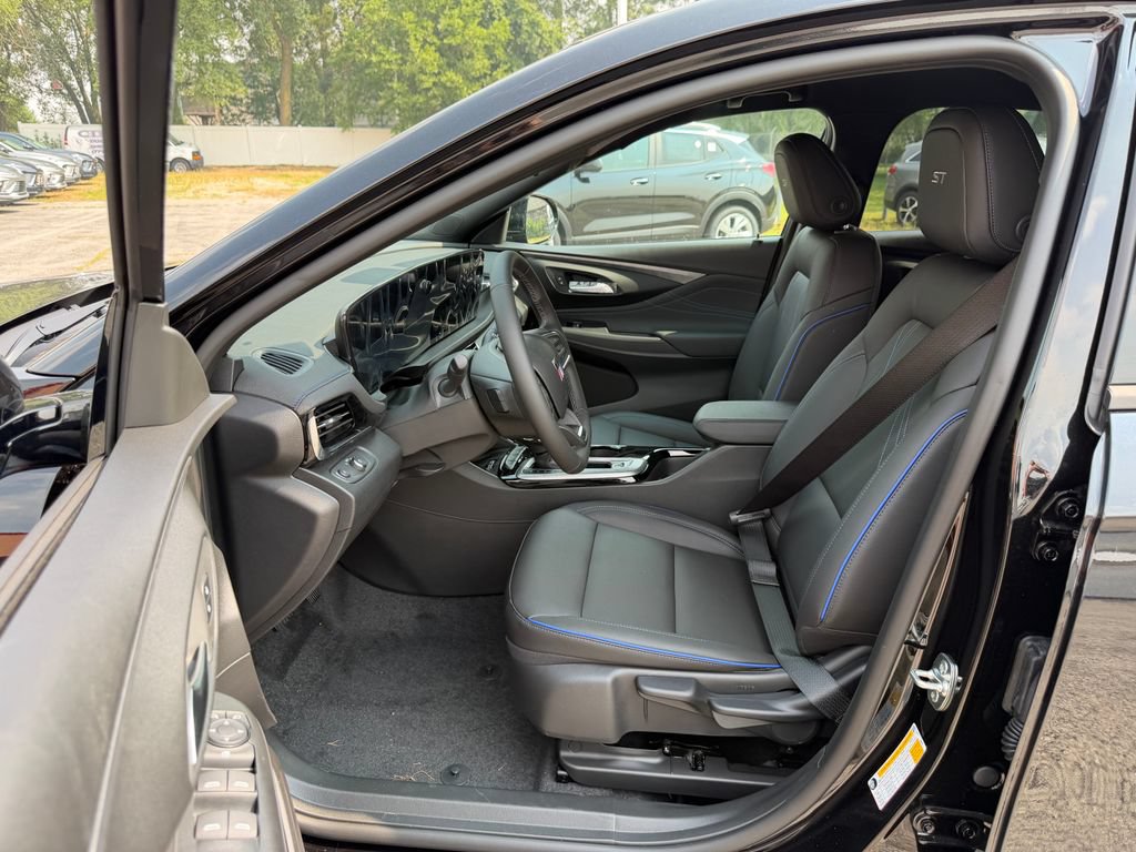 New 2026 Buick Envista Sport Touring w/ Convenience II Package FWD image 18