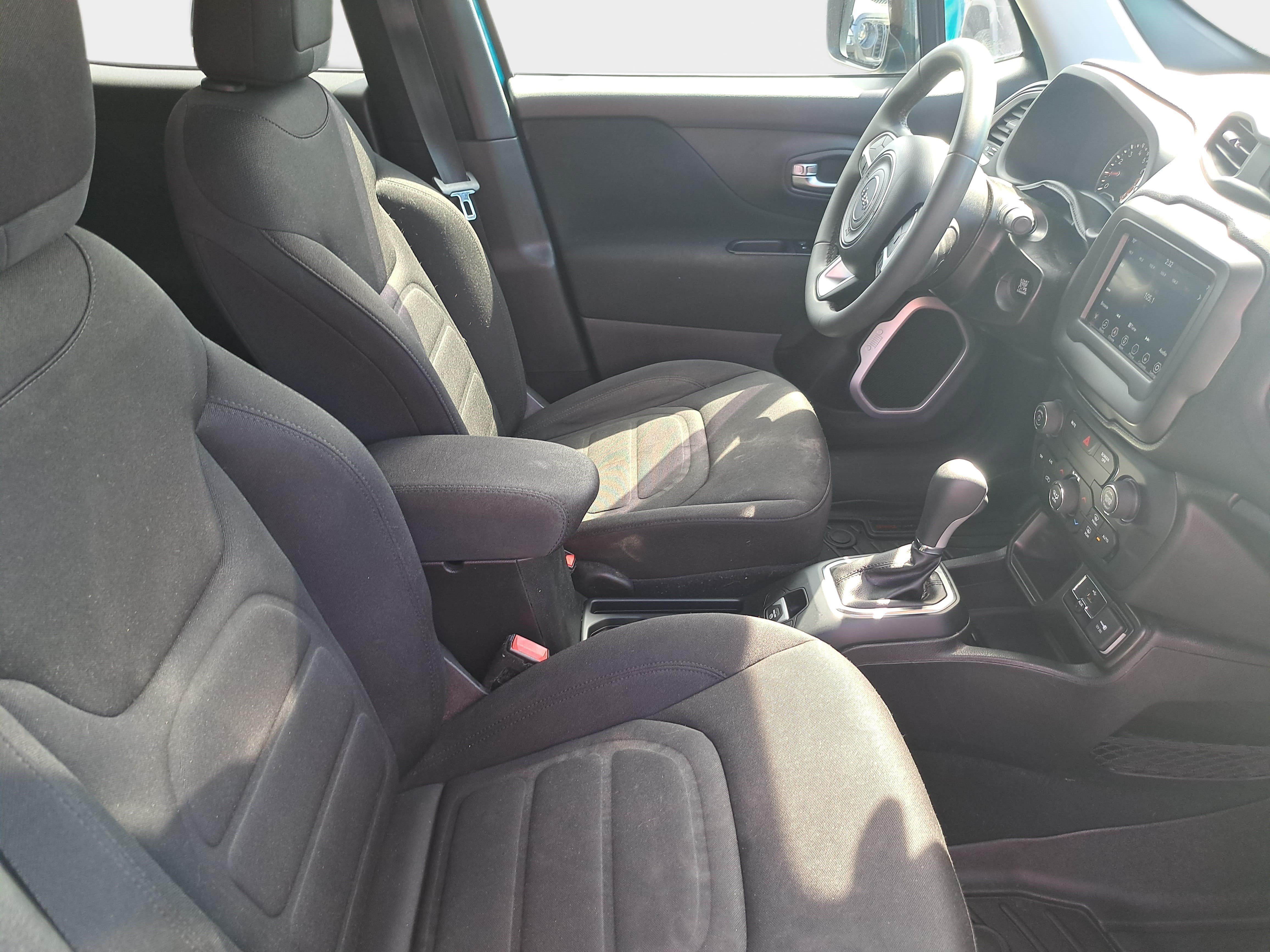 Used 2020 Jeep Renegade Latitude FWD image 10