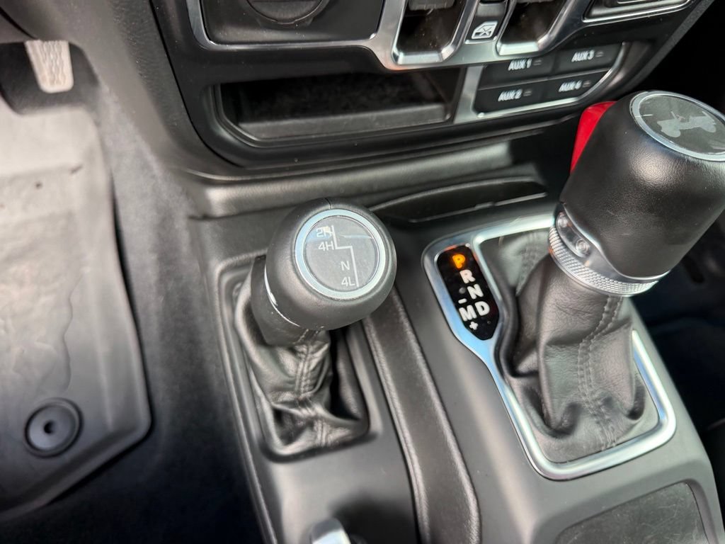 Used 2022 Jeep Wrangler Unlimited Sahara AWD/4WD image 26