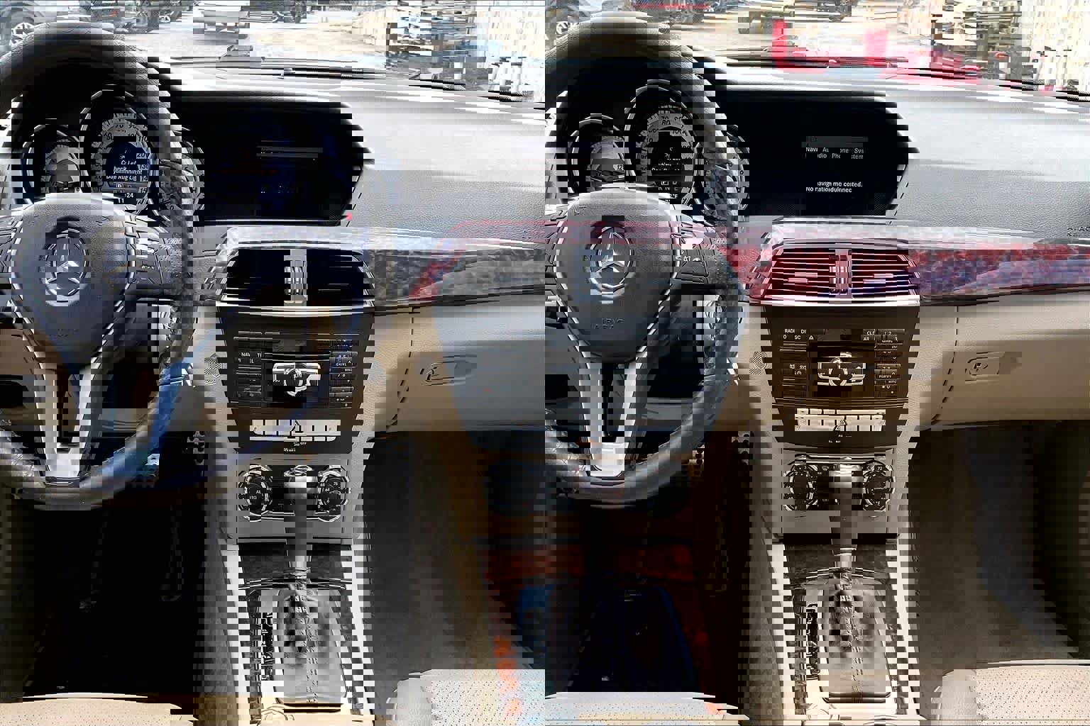 Used 2013 Mercedes-Benz C 250 Sedan image 7