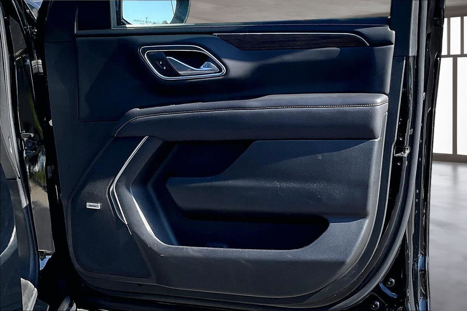 Used 2024 Chevrolet Tahoe Premier AWD/4WD image 29