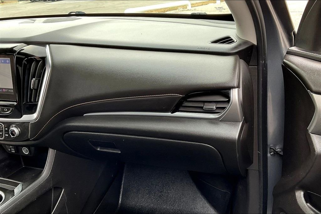 Used 2020 Chevrolet Traverse LT w/ LT Premium Package image 16