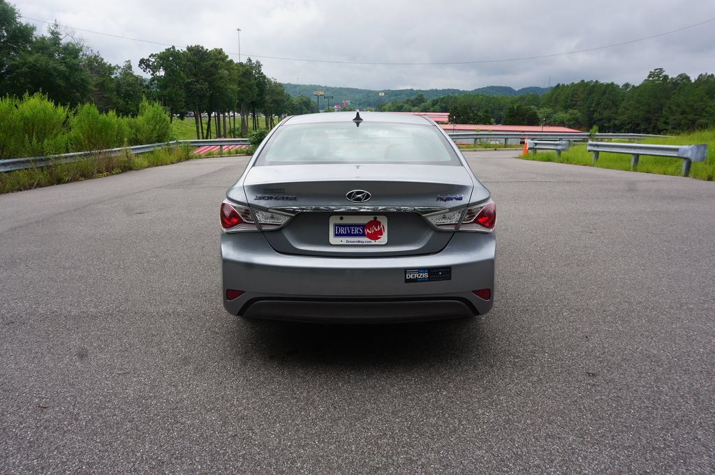 Used 2014 Hyundai Sonata Hybrid FWD image 18
