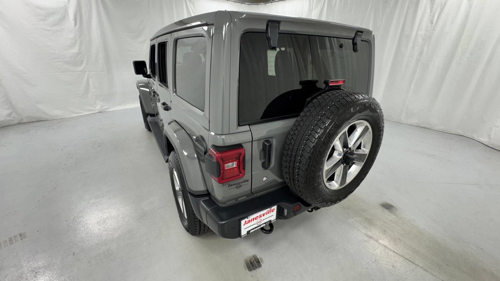 Used 2020 Jeep Wrangler Unlimited Sahara AWD/4WD image 5