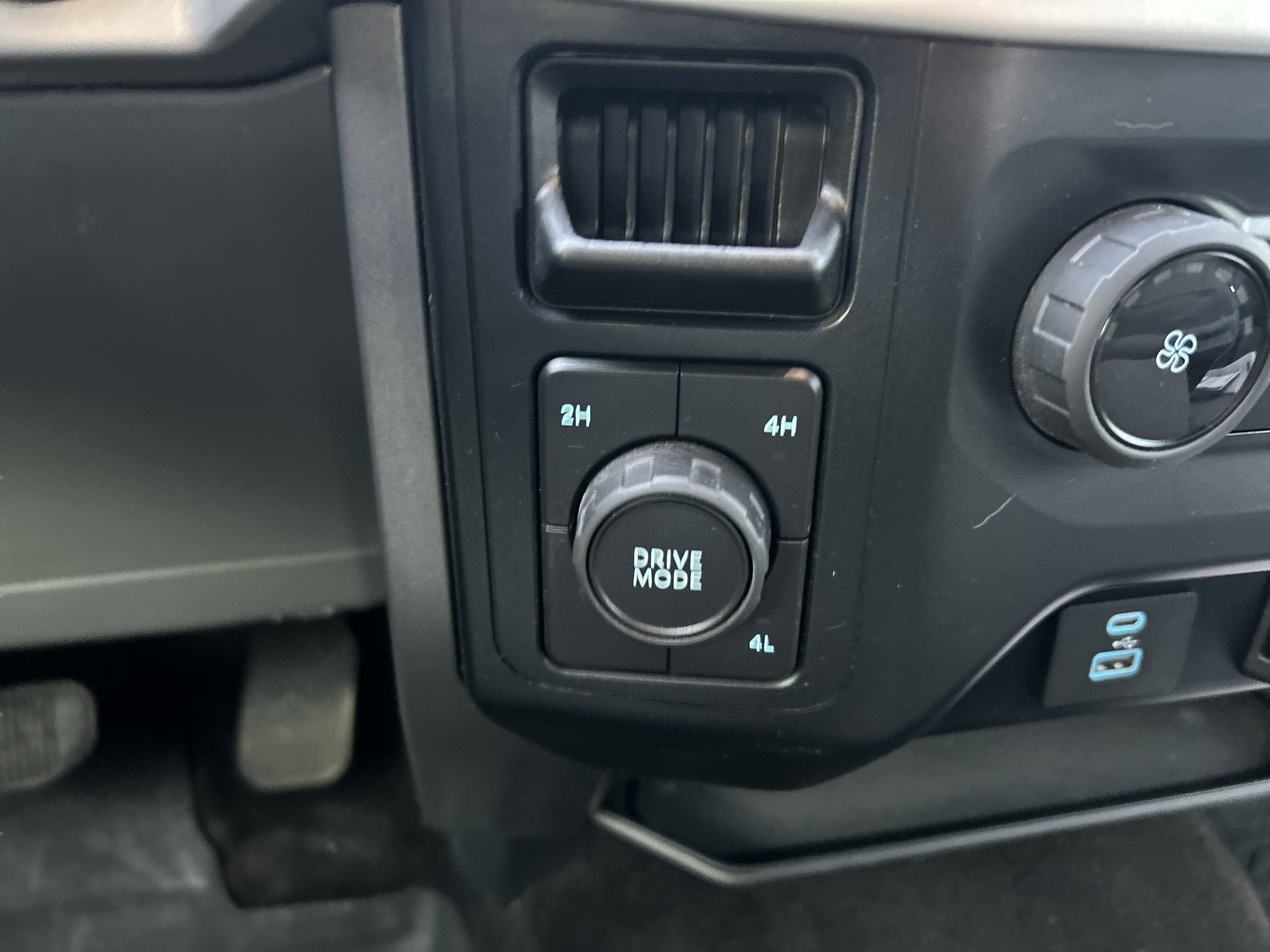 Used 2022 Ford F150 XLT w/ XTR Package AWD/4WD image 21