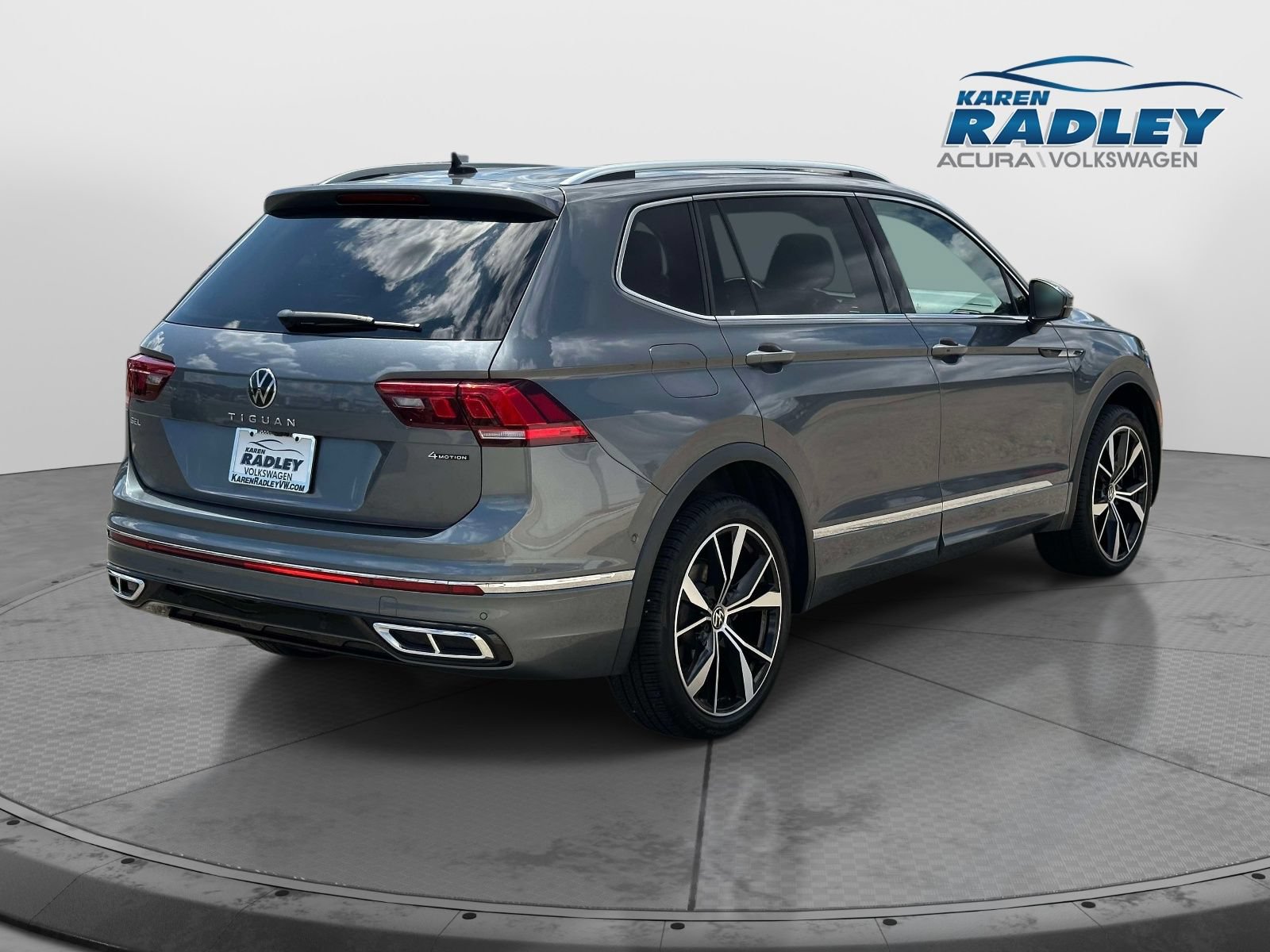 Certified 2024 Volkswagen Tiguan SEL R-Line AWD/4WD image 2