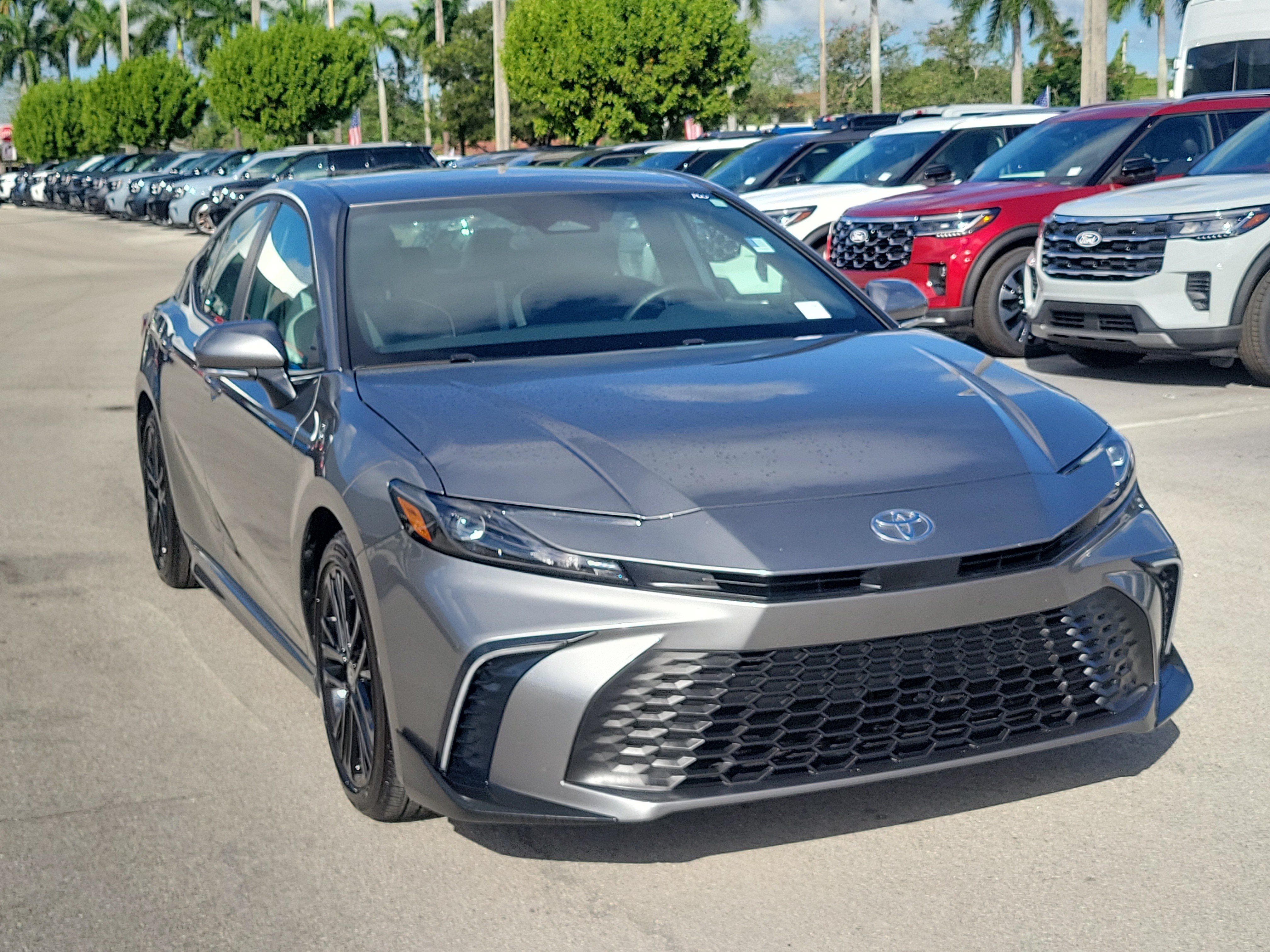Used 2026 Toyota Camry SE FWD image 3