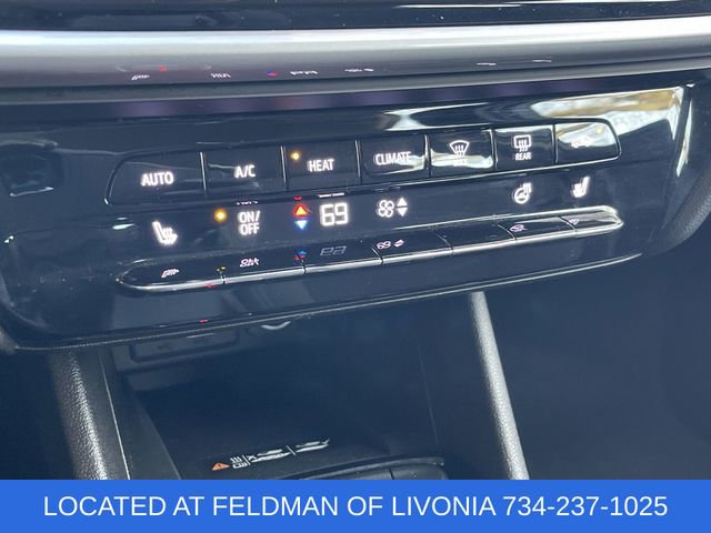 Used 2023 Chevrolet Bolt EUV LT w/ Comfort Package image 17