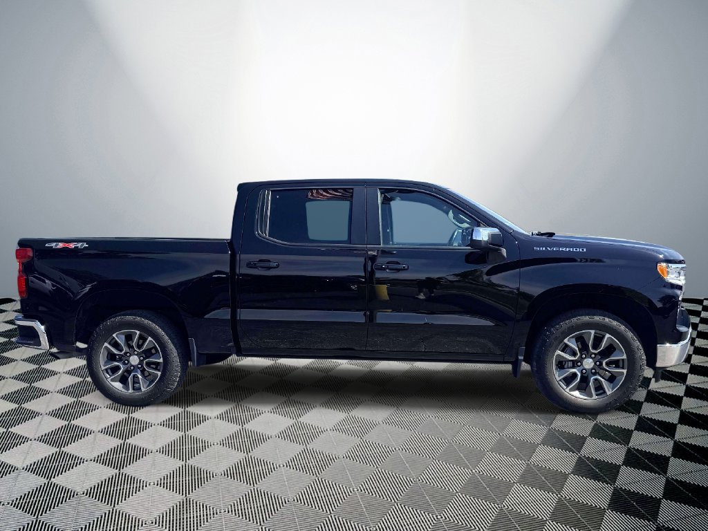 Used 2024 Chevrolet Silverado 1500 LT AWD/4WD image 6