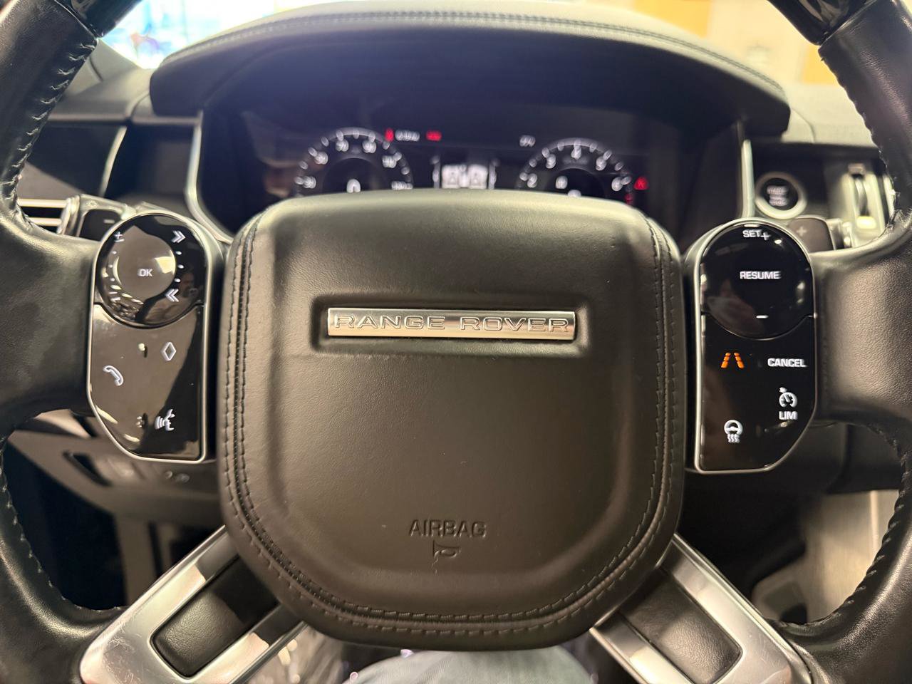 Used 2018 Land Rover Range Rover HSE AWD/4WD image 14