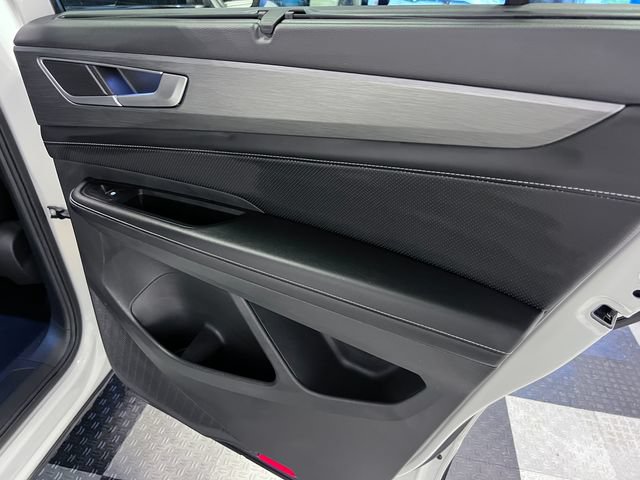 Certified 2024 Volkswagen Atlas Cross Sport SE w/ Panoramic Sunroof Package FWD image 14