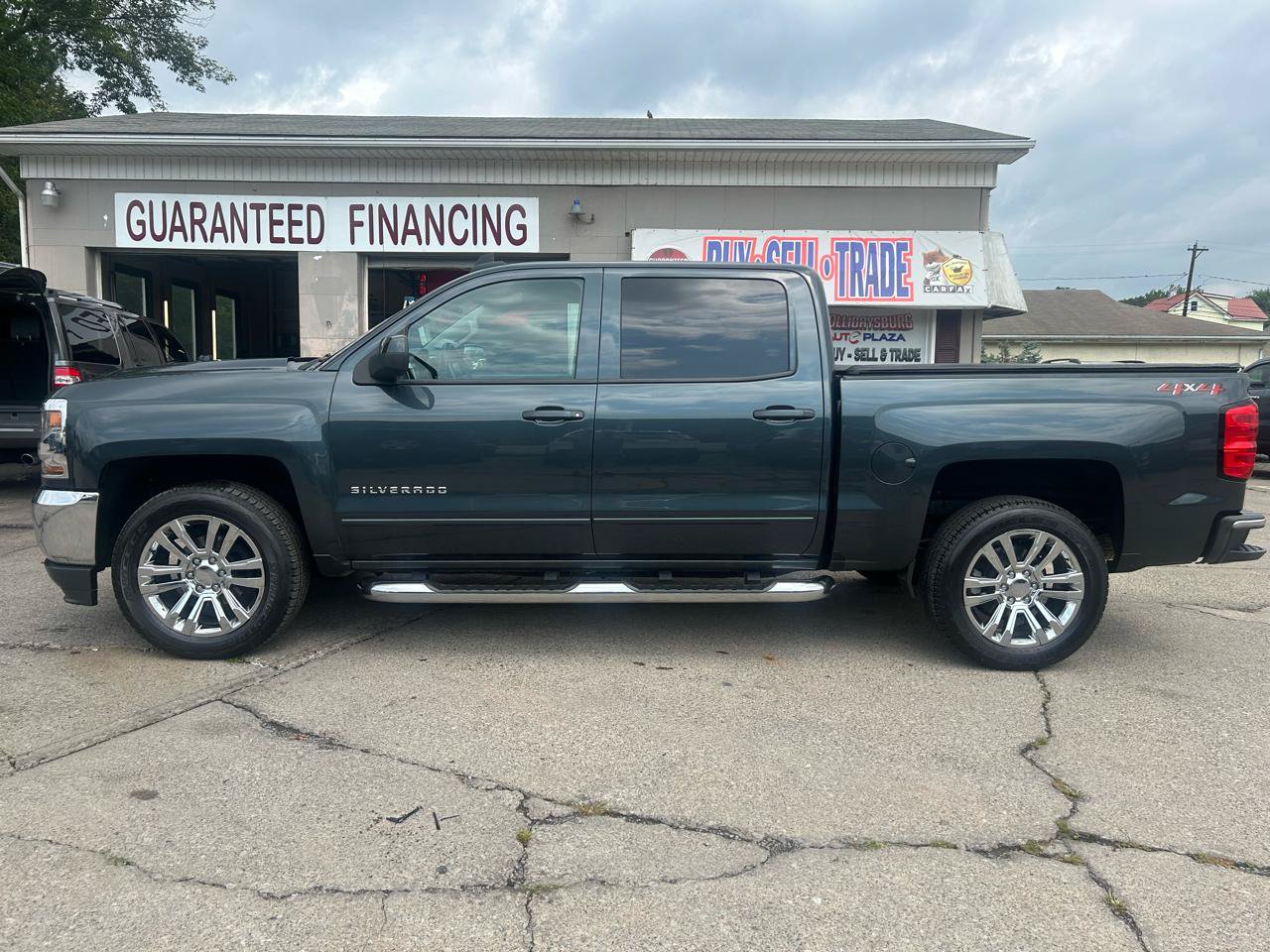 Used 2018 Chevrolet Silverado 1500 LT w/ All Star Edition AWD/4WD image 4