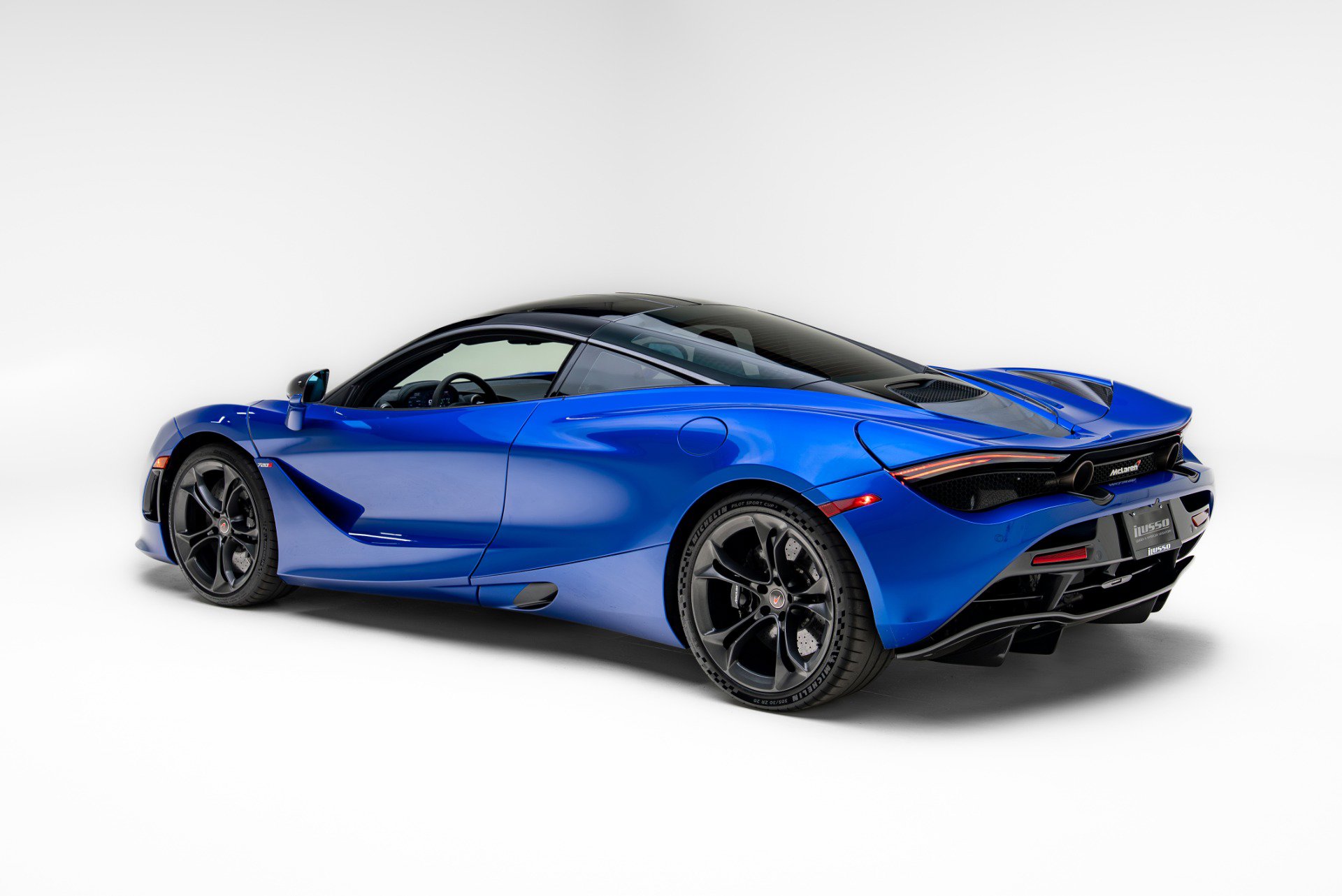 Used 2018 McLaren 720S Performance RWD image 31