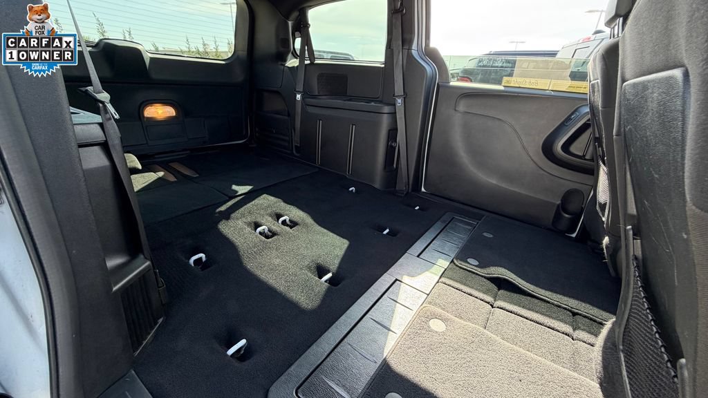 Used 2020 Dodge Grand Caravan SE FWD image 13