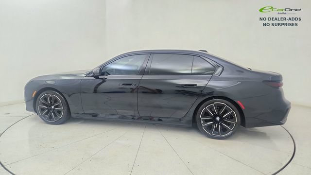 Used 2025 BMW i7 eDrive50 w/ M Sport Package RWD image 4