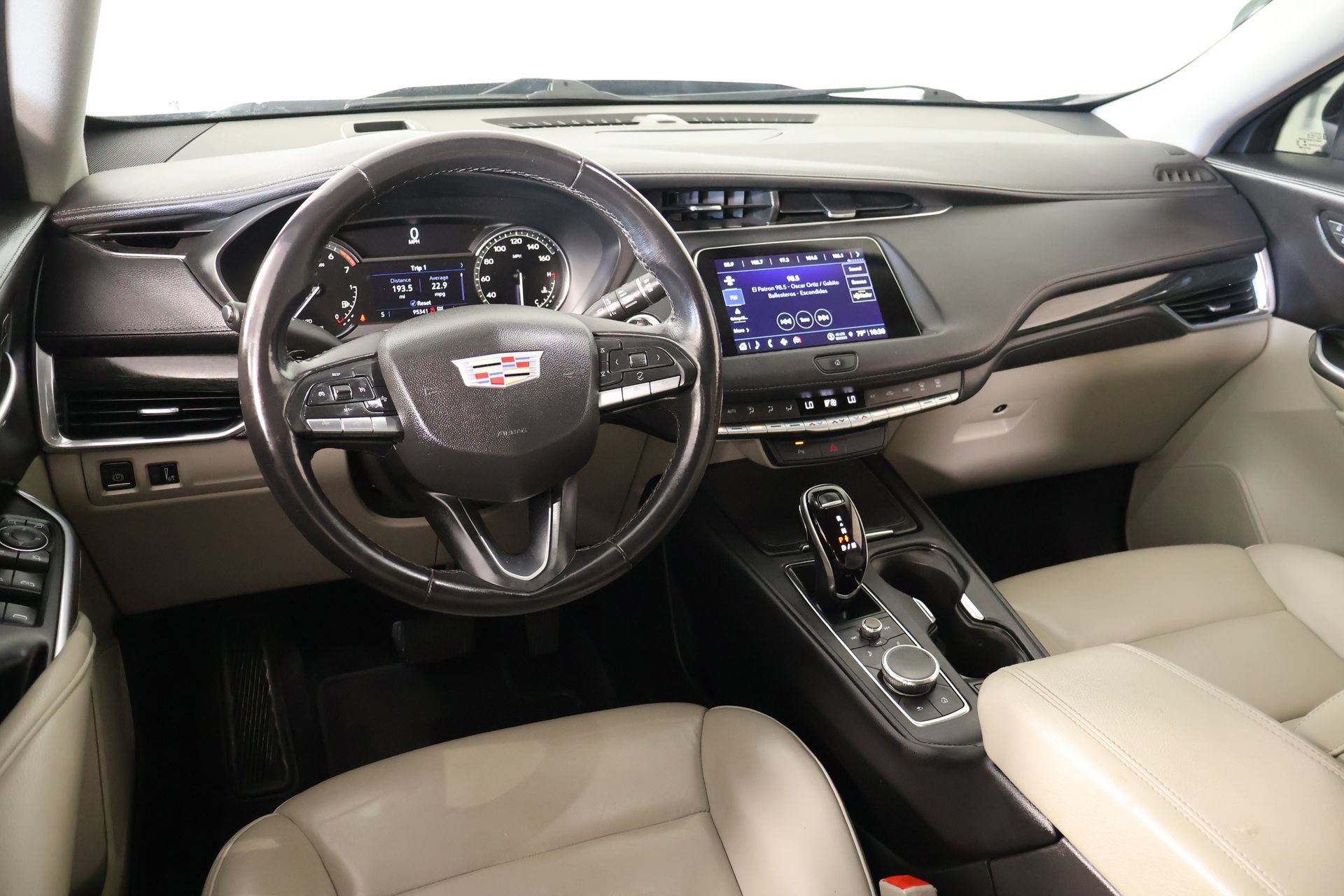 Used 2022 Cadillac XT4 Premium Luxury w/ Safety Alert Package AWD/4WD image 2