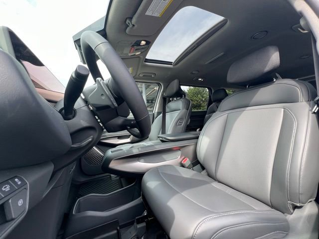 Certified 2026 Kia EV9 Light image 16