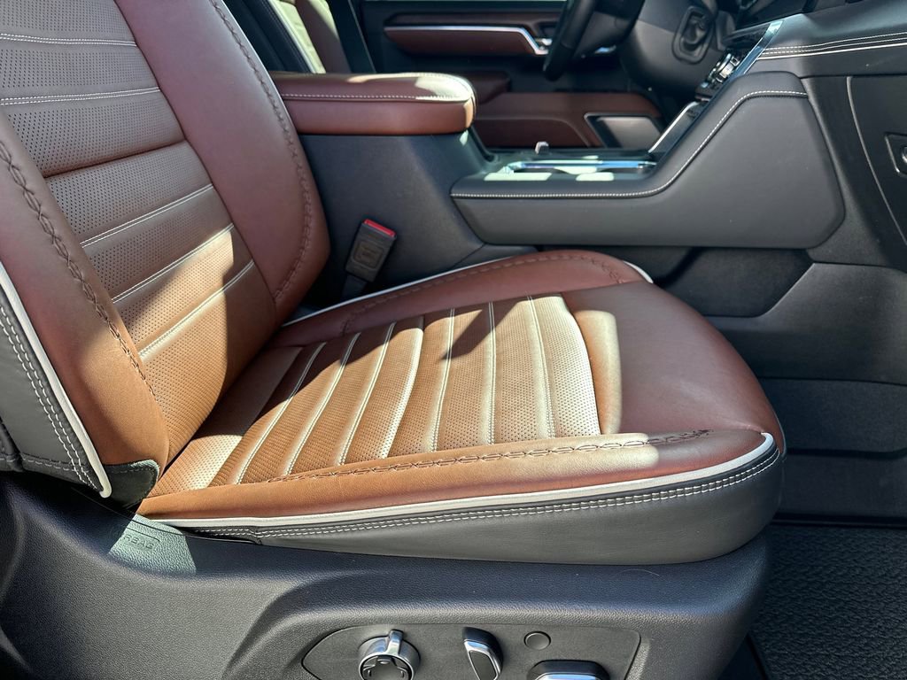 Used 2025 GMC Sierra 2500 Denali Ultimate image 14