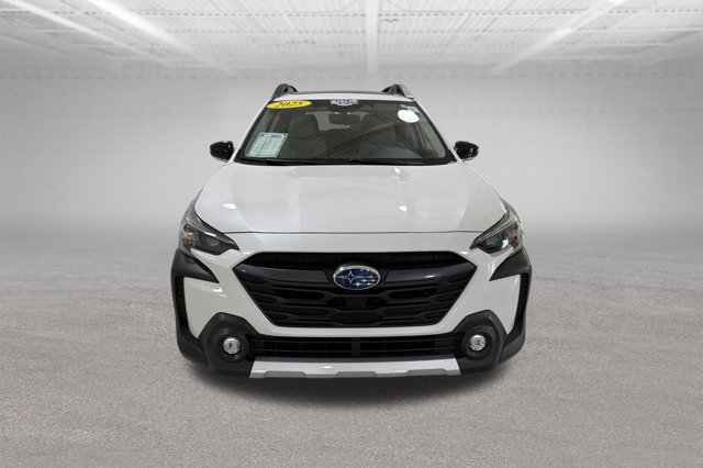 Used 2025 Subaru Outback Limited AWD/4WD image 2