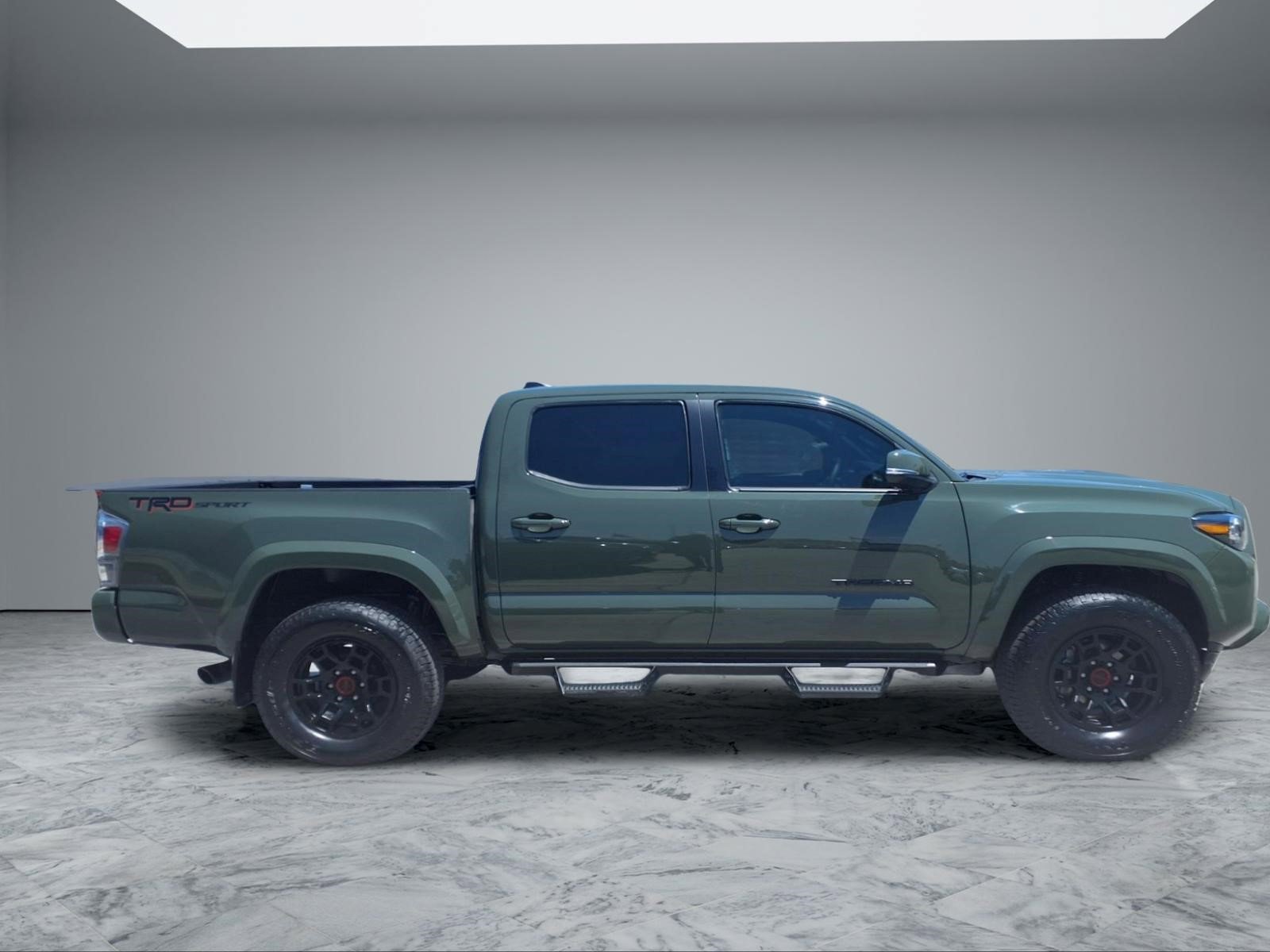 Used 2022 Toyota Tacoma TRD Sport w/ Technology Package RWD image 8