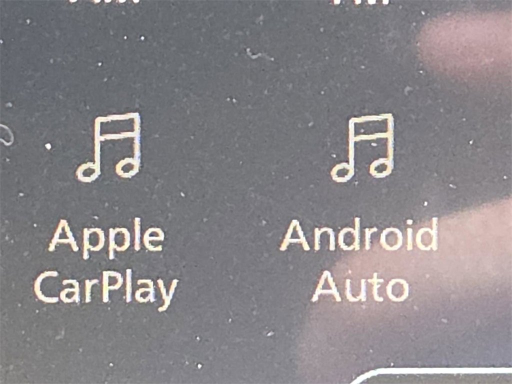 Used 2021 Nissan Versa SV image 3