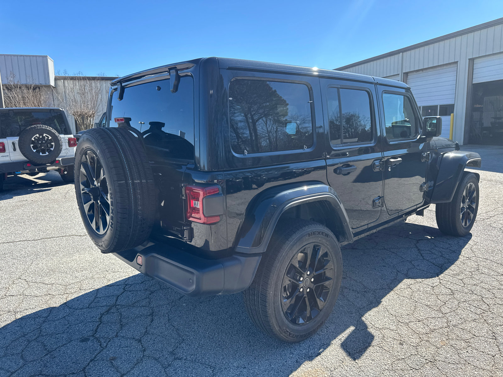 Used 2025 Jeep Wrangler Sahara w/ Safety Group image 5