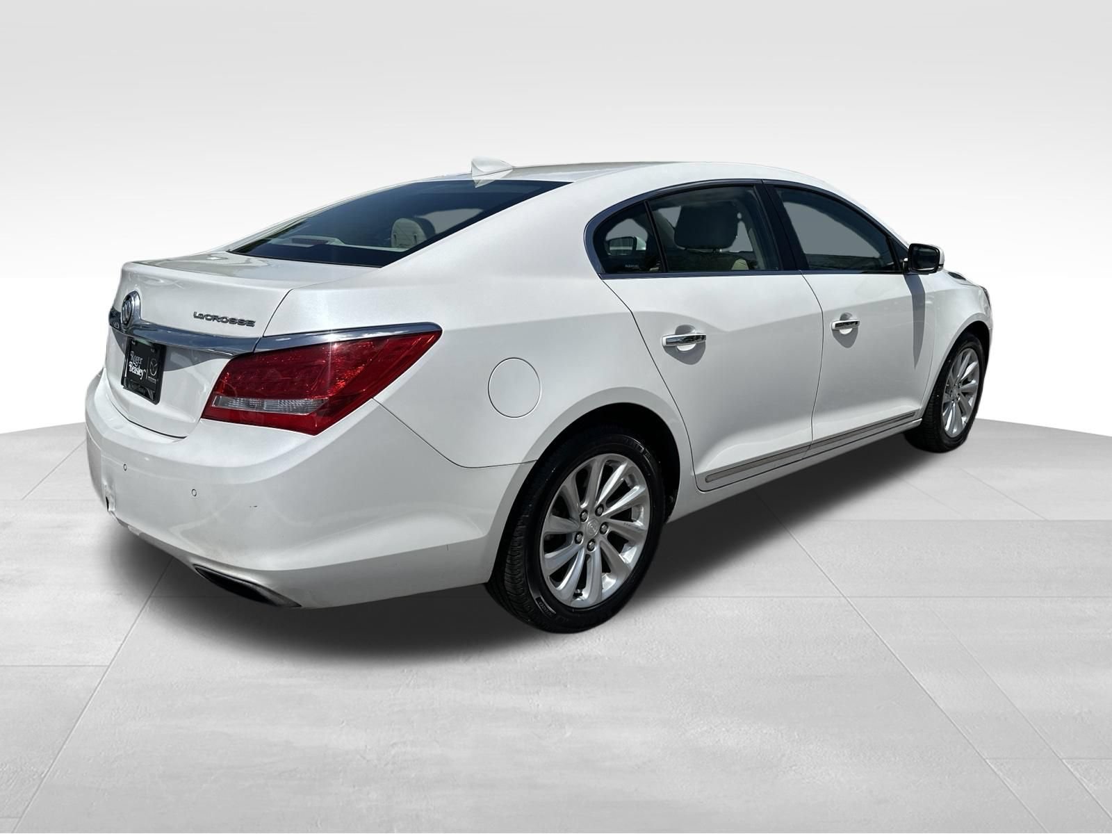 Used 2016 Buick LaCrosse Leather w/ Experience Buick Package FWD image 5