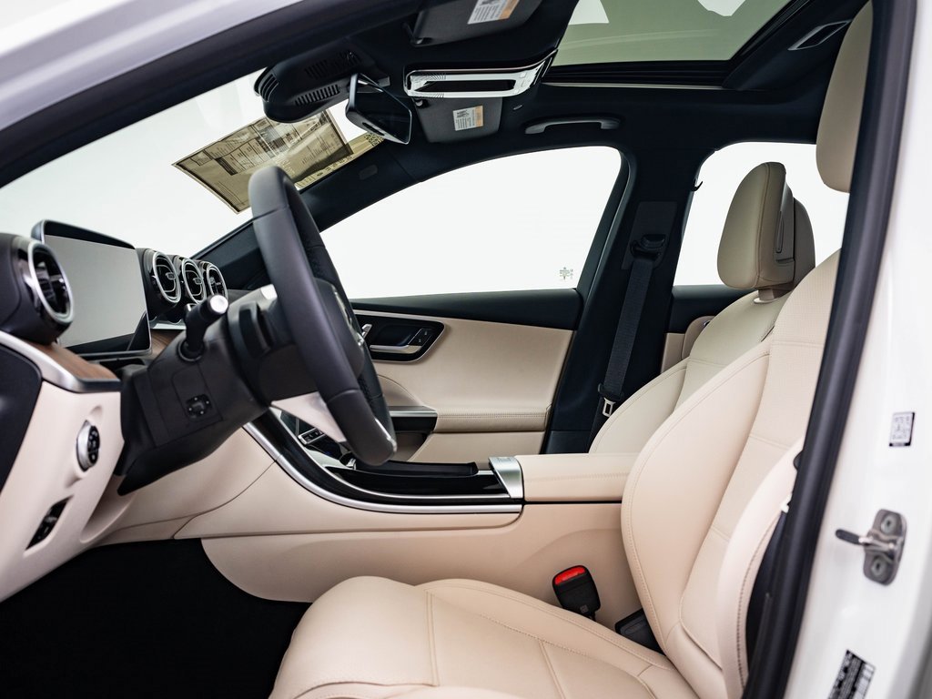 Used 2025 Mercedes-Benz C 300 4MATIC Sedan image 18