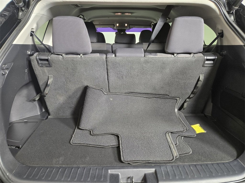 Used 2022 Toyota Highlander LE image 18