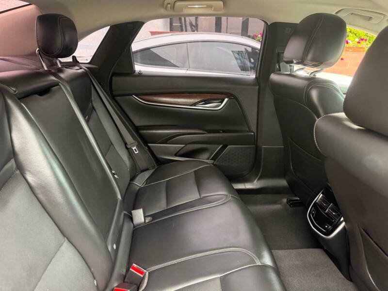 Used 2019 Cadillac XTS Luxury image 11