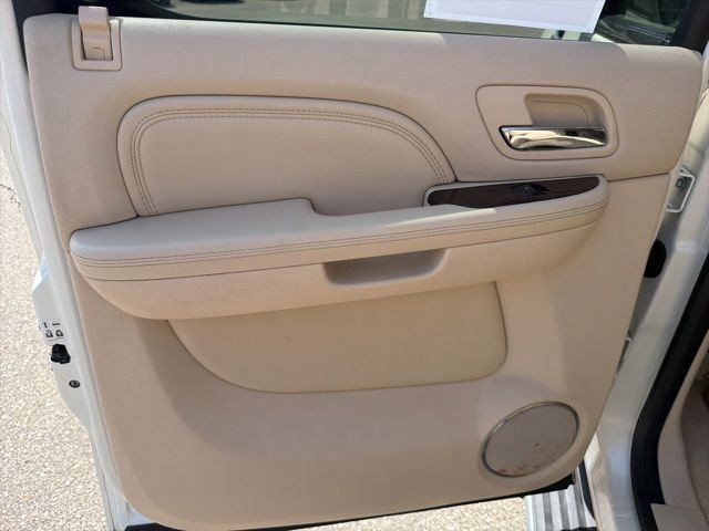Used 2008 Cadillac Escalade ESV AWD image 12