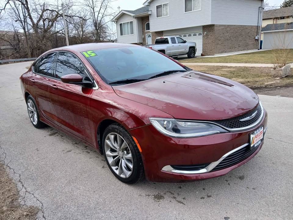 Used 2015 Chrysler 200 S image 4