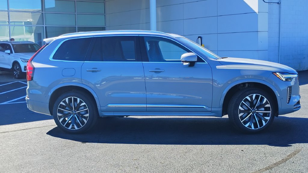 New 2026 Volvo XC90 B6 Plus w/ Protection Package Premier AWD/4WD image 2