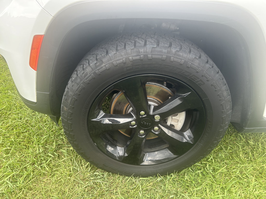 Used 2021 Jeep Grand Cherokee L Laredo RWD image 29