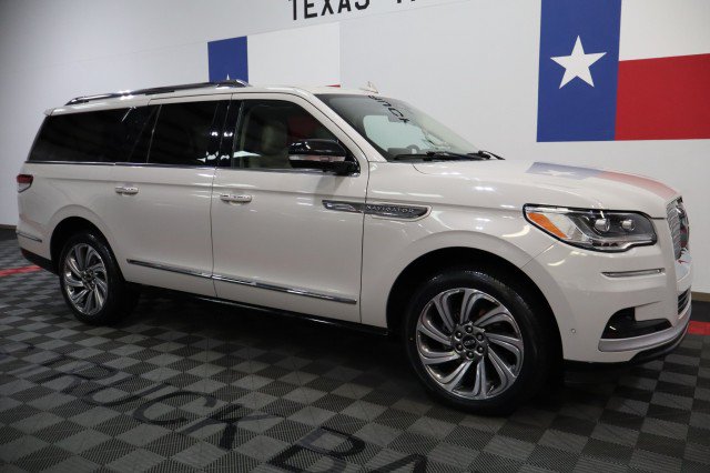 Used 2022 Lincoln Navigator L Reserve RWD image 18