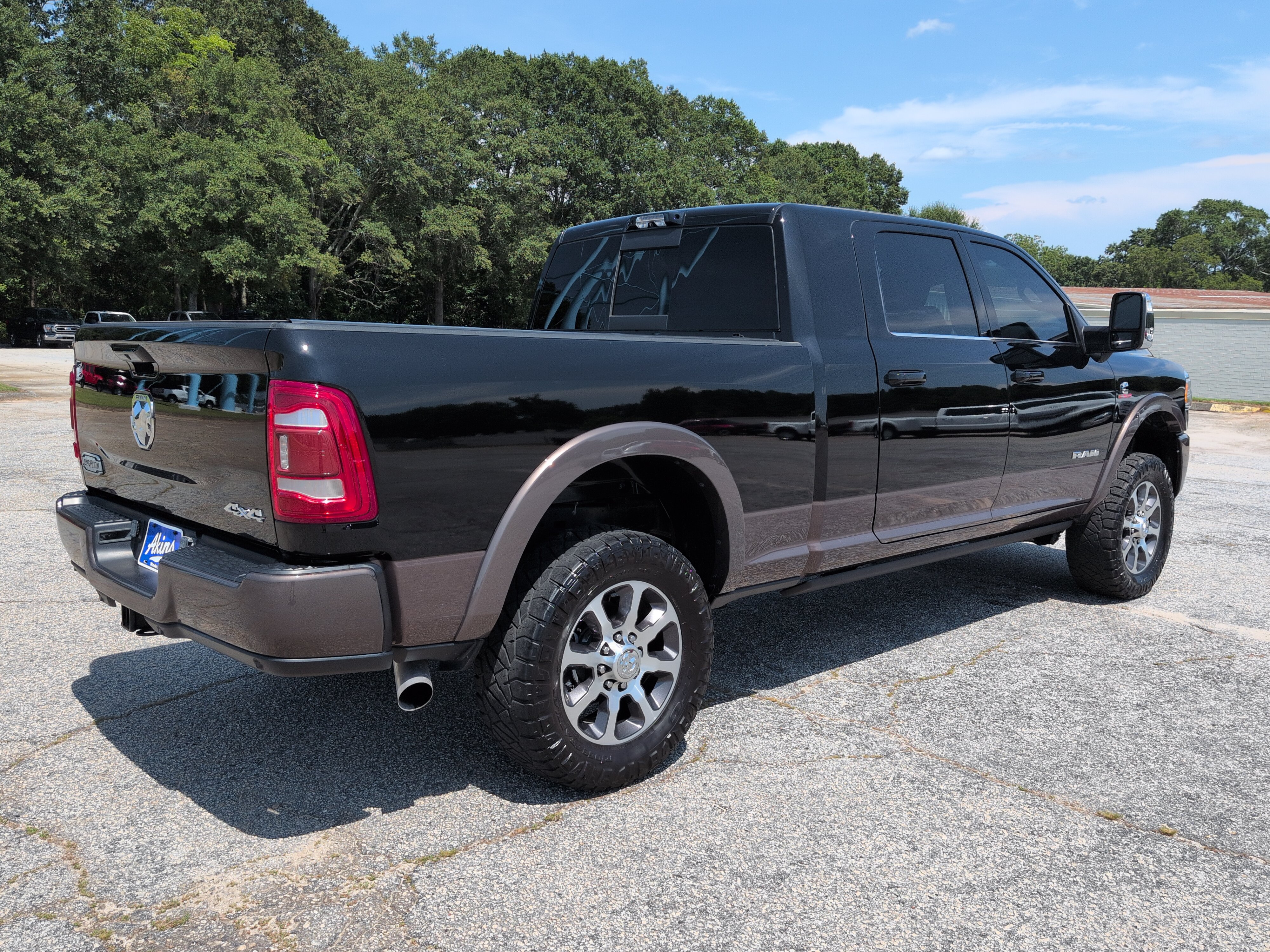 Used 2024 RAM 2500 Limited w/ Safety Group AWD/4WD image 3