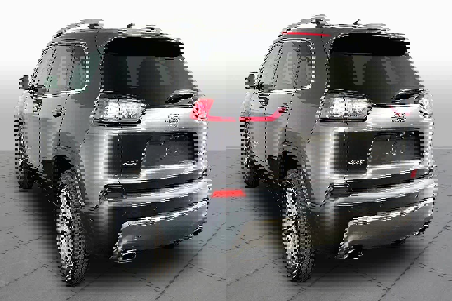 Used 2019 Jeep Cherokee Limited w/ Technology Group AWD/4WD image 12