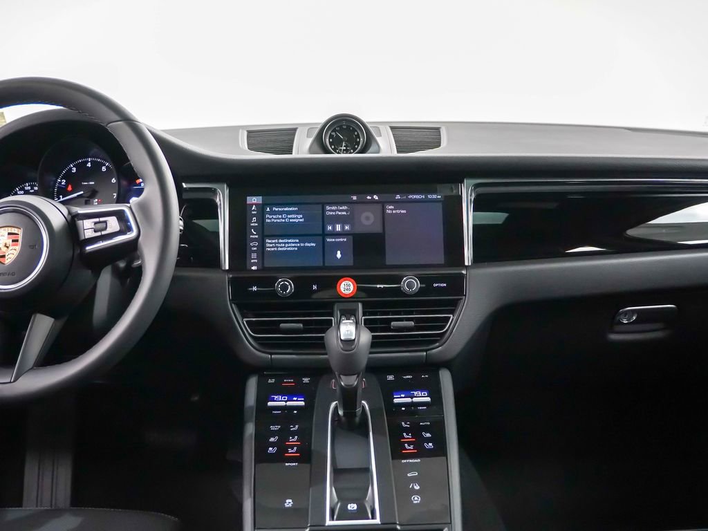 Certified 2026 Porsche Macan AWD/4WD image 22