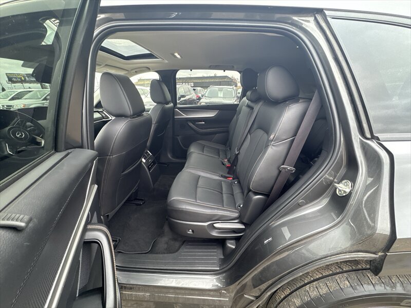 Used 2024 MAZDA CX-90 3.3 Turbo w/ Preferred Plus AWD/4WD image 8