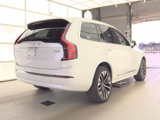Used 2025 Volvo XC90 B6 Plus AWD/4WD image 4