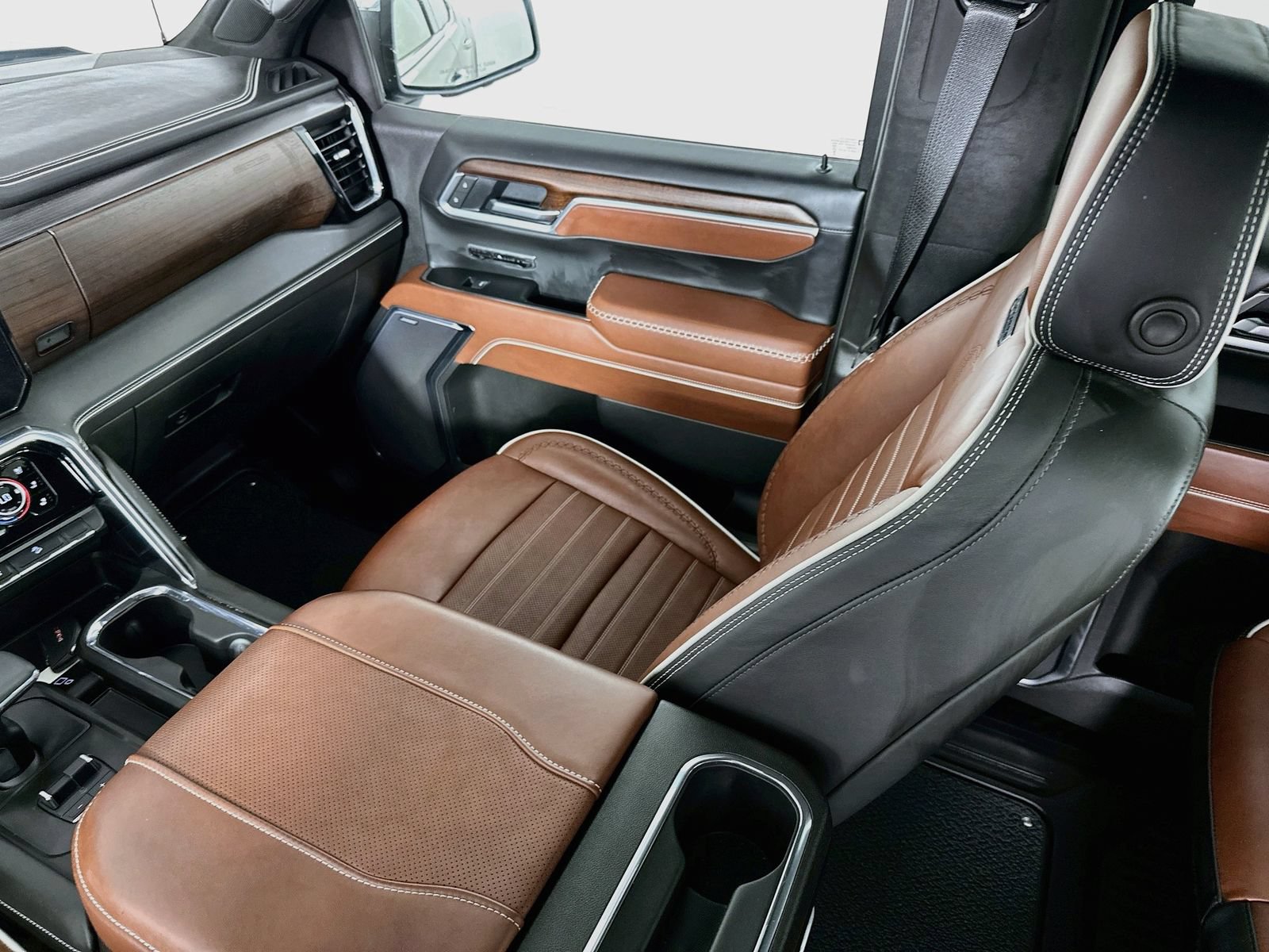 Used 2025 GMC Sierra 1500 Denali Ultimate AWD/4WD image 26