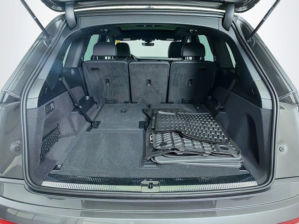 Certified 2025 Audi Q7 2.0T Premium w/ Convenience Plus Package image 29
